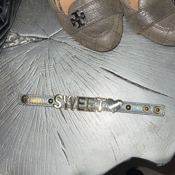 BCBGeneration SWEET 💙holographic iridescent affirmation Snap Bracelet - Picture 7 of 9